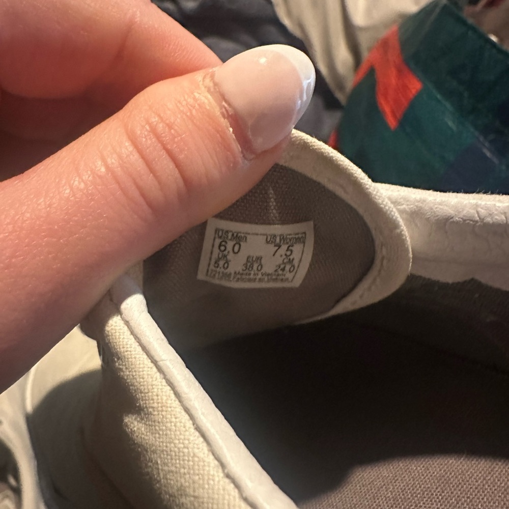 WHITE VANS - Picture 5 of 5